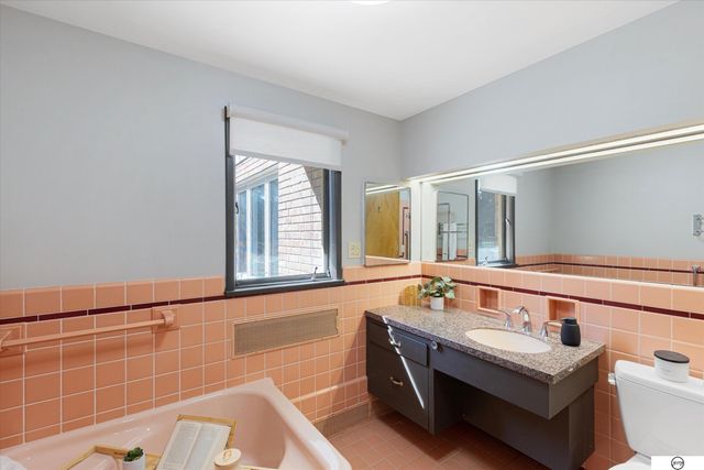 1822 N 52nd Street, Omaha, NE 68104