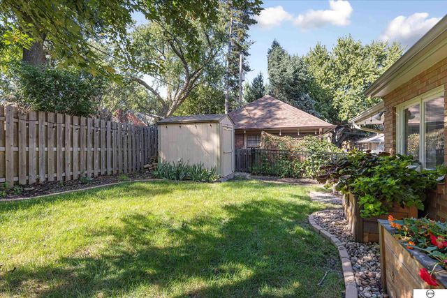 1822 N 52nd Street, Omaha, NE 68104