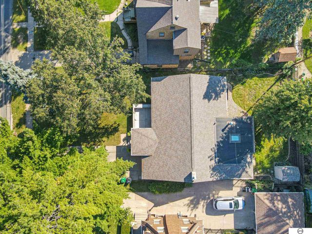 1822 N 52nd Street, Omaha, NE 68104