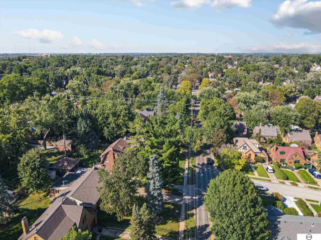 1822 N 52nd Street, Omaha, NE 68104