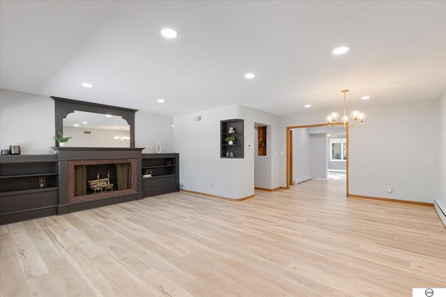 1822 N 52nd Street, Omaha, NE 68104