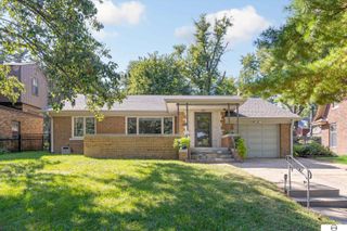 1822 N 52nd Street, Omaha, NE 68104