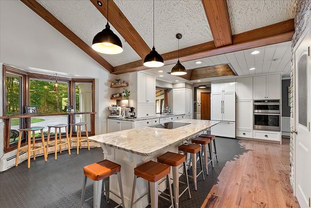 955 Kenwood Drive, Holland, MI 49423