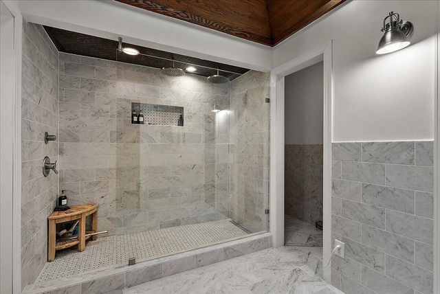 955 Kenwood Drive, Holland, MI 49423