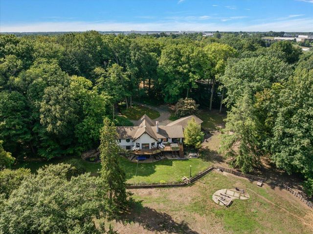 955 Kenwood Drive, Holland, MI 49423