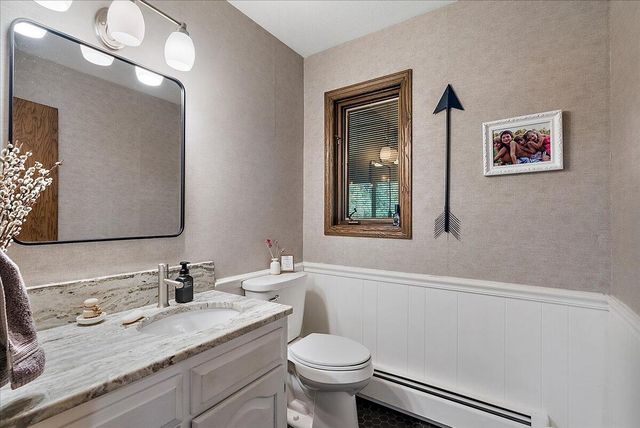 955 Kenwood Drive, Holland, MI 49423