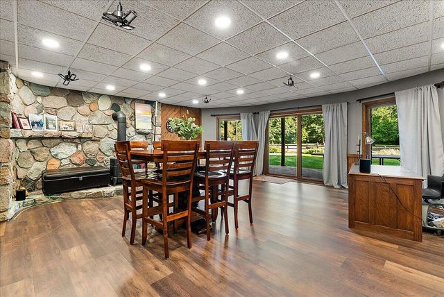 955 Kenwood Drive, Holland, MI 49423