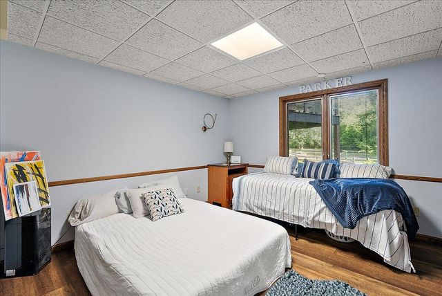 955 Kenwood Drive, Holland, MI 49423