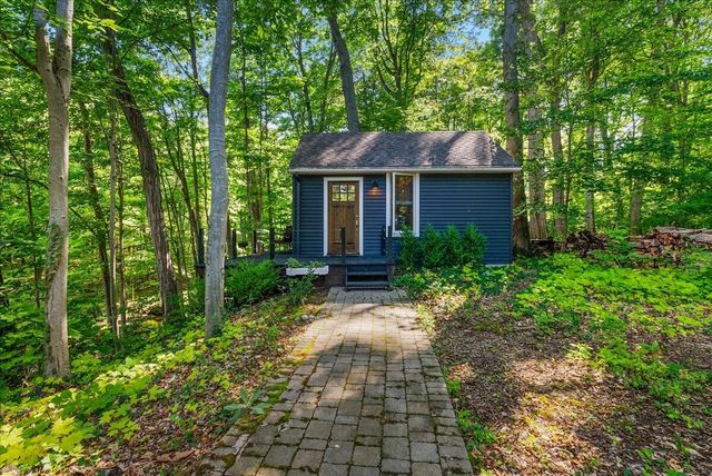 955 Kenwood Drive, Holland, MI 49423