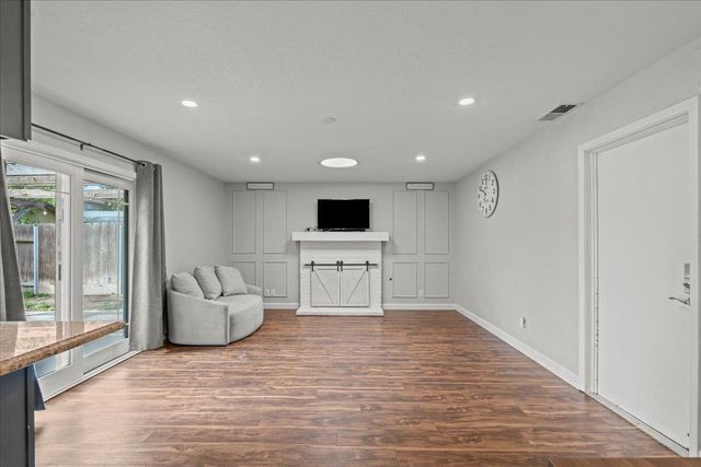 970 Goldenoak Way, Stockton, CA 95209