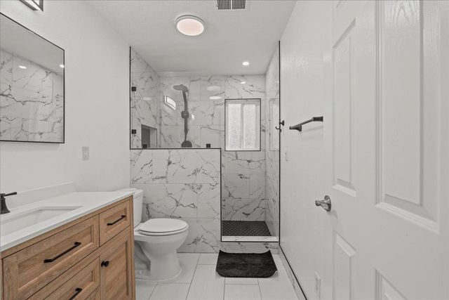 970 Goldenoak Way, Stockton, CA 95209