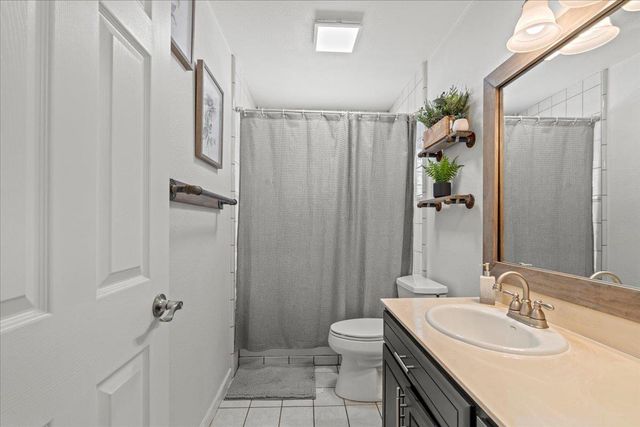 970 Goldenoak Way, Stockton, CA 95209