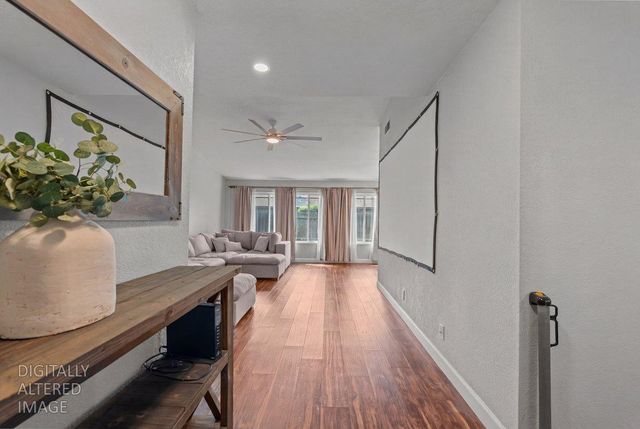 970 Goldenoak Way, Stockton, CA 95209