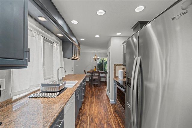 970 Goldenoak Way, Stockton, CA 95209