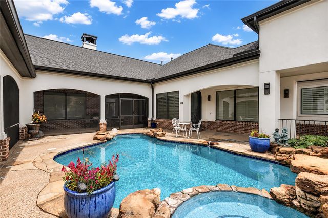 63 Fairway Park Main, Montgomery, TX 77356