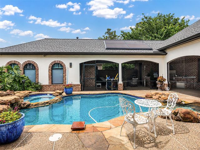 63 Fairway Park Main, Montgomery, TX 77356