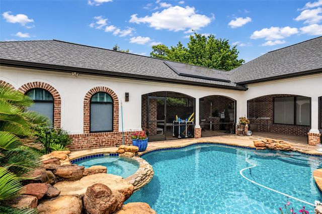 63 Fairway Park Main, Montgomery, TX 77356