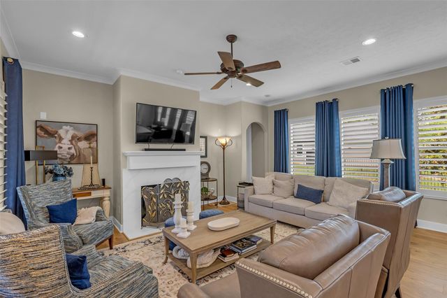 63 Fairway Park Main, Montgomery, TX 77356