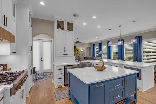 63 Fairway Park Main, Montgomery, TX 77356