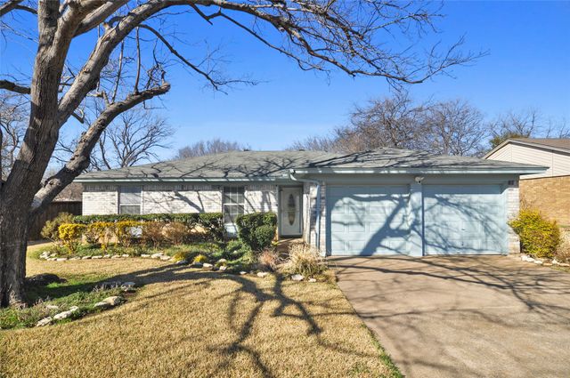 1216 Patrick Street, Crowley, TX 76036