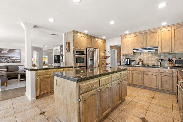 3630 Charring Ln, Carmichael, CA 95608