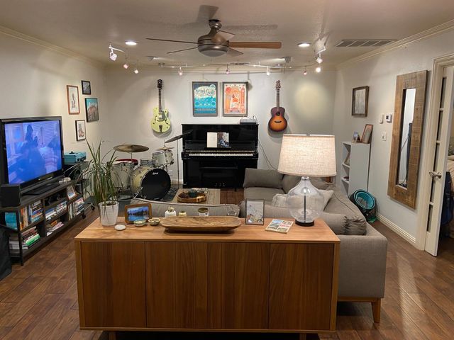 3630 Charring Ln, Carmichael, CA 95608