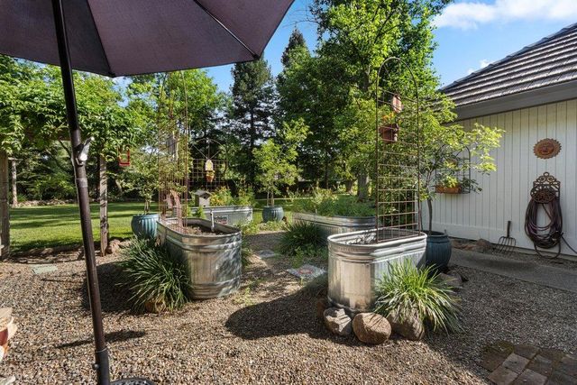 3630 Charring Ln, Carmichael, CA 95608