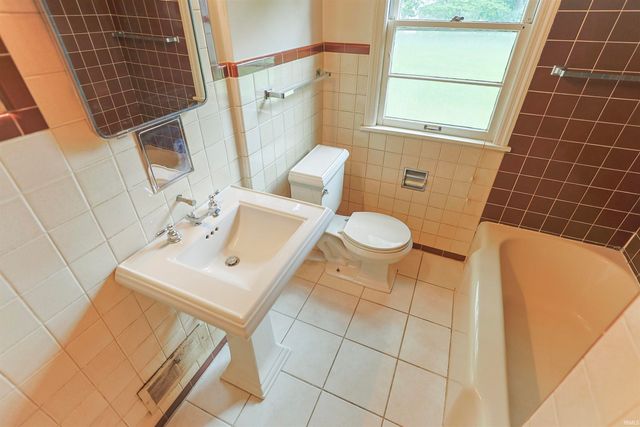 1440 E Colfax Avenue, South Bend, IN 46617