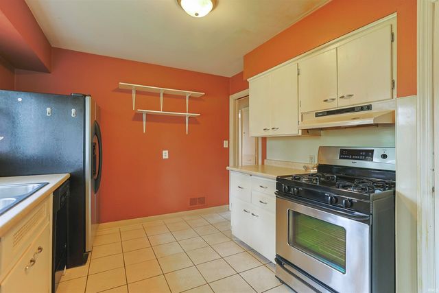 1440 E Colfax Avenue, South Bend, IN 46617