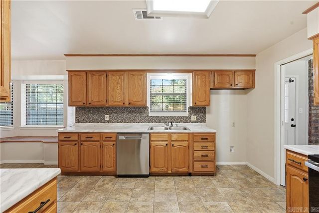 2503 W 2Nd Pl Place, Russellville, AR 72801
