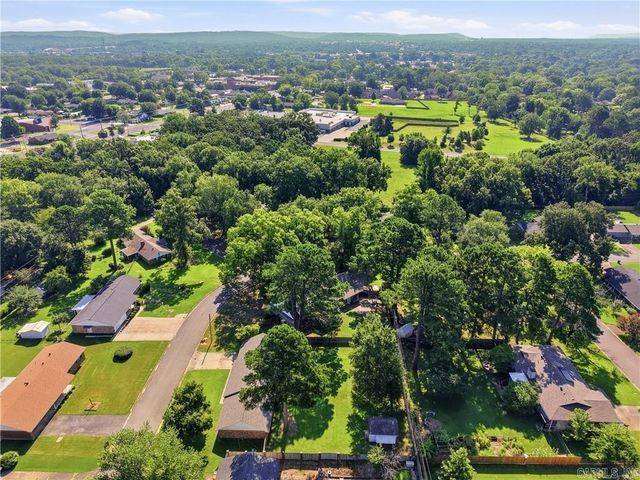 2503 W 2Nd Pl Place, Russellville, AR 72801