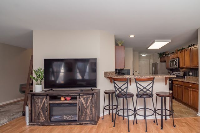 1560 BROMPTON Lane, Crystal Lake, IL 60014