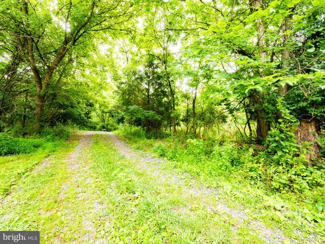 312 JAMESTOWN RD, Summit Point, WV 25446