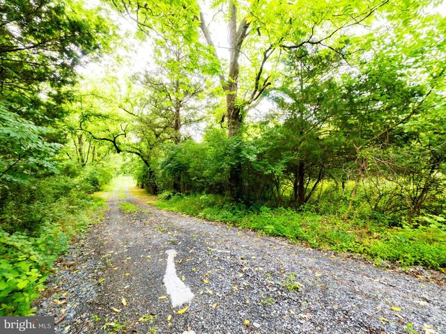 312 JAMESTOWN RD, Summit Point, WV 25446