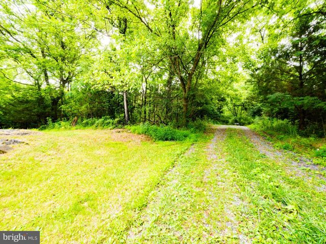 312 JAMESTOWN RD, Summit Point, WV 25446