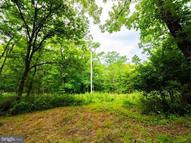 312 JAMESTOWN RD, Summit Point, WV 25446