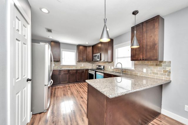 2820 Holman Street, Houston, TX 77004