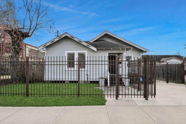 2820 Holman Street, Houston, TX 77004