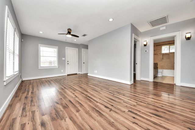 2820 Holman Street, Houston, TX 77004