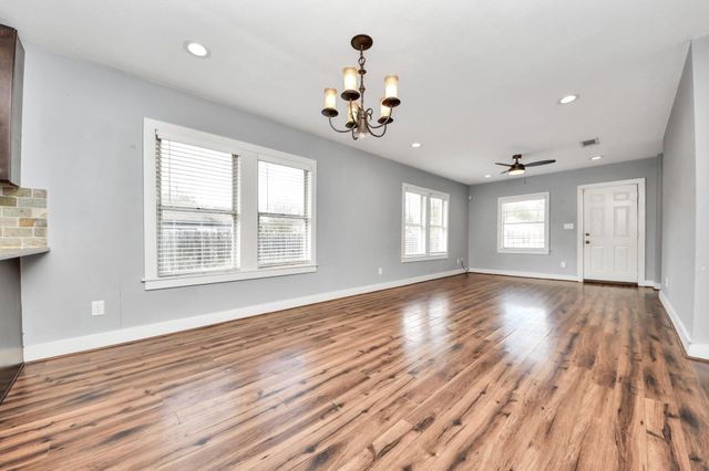 2820 Holman Street, Houston, TX 77004