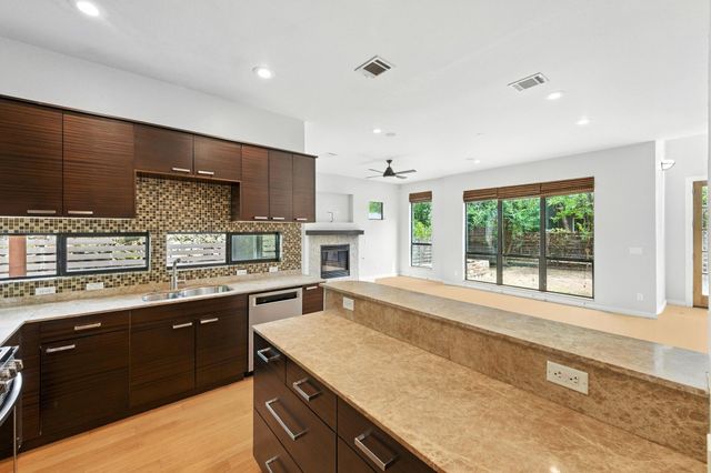308 Terrace DR B, Austin, TX 78704