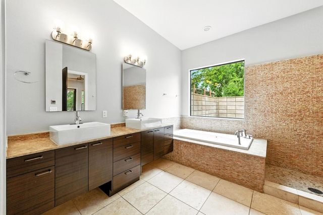 308 Terrace DR B, Austin, TX 78704