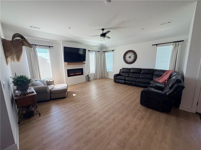 5003 E Sugarloaf Street, Siloam Springs, AR 72761