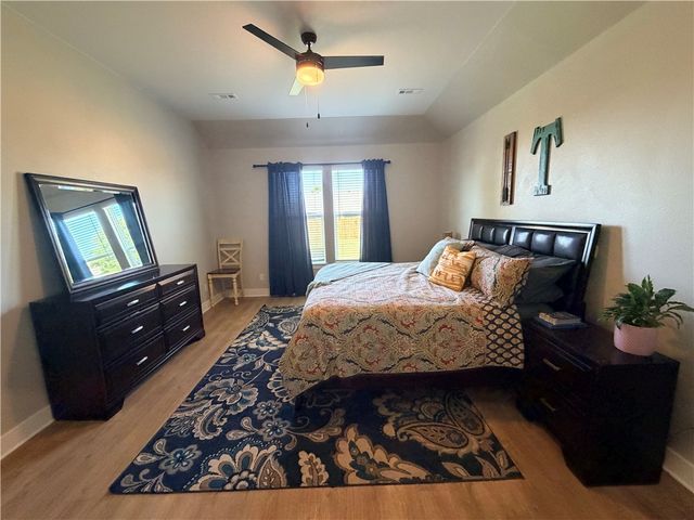 5003 E Sugarloaf Street, Siloam Springs, AR 72761