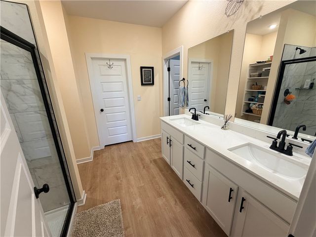 5003 E Sugarloaf Street, Siloam Springs, AR 72761