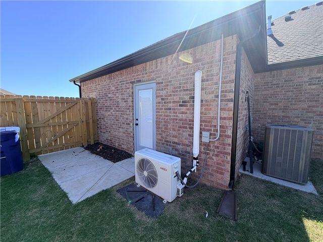 5003 E Sugarloaf Street, Siloam Springs, AR 72761