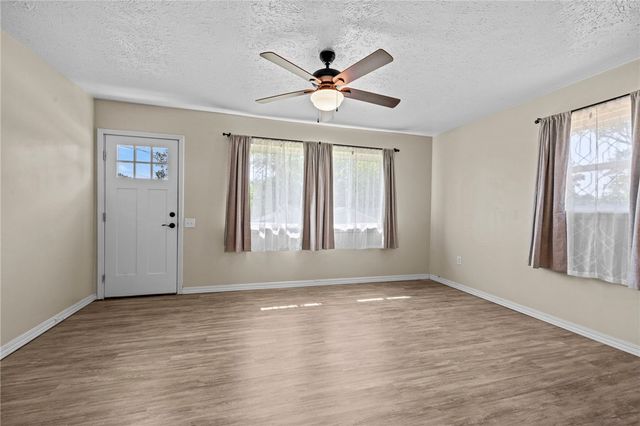 142 N Maple Street, Cave Springs, AR 72718