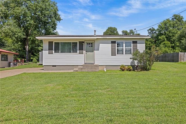 142 N Maple Street, Cave Springs, AR 72718