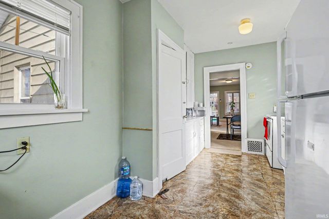 215 W Broadway Street, Mishawaka, IN 46545