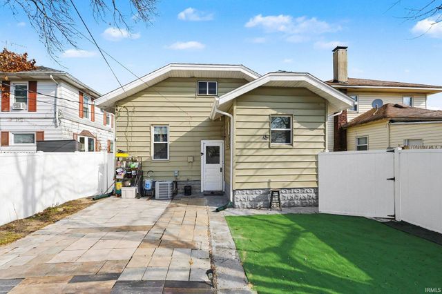 215 W Broadway Street, Mishawaka, IN 46545